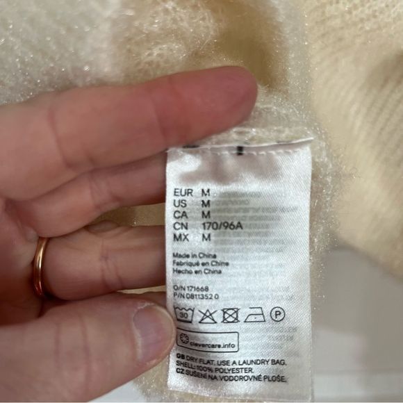 Divided cream color boat neck long sleeve crop sweater size medium - Picture 6 of 9